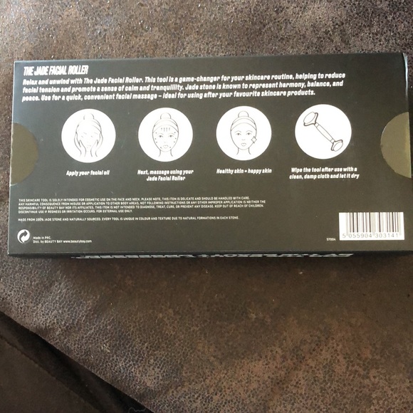 BY BEAUTY BAY THE JADE FACIAL ROLLER - Picture 4 of 5